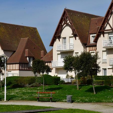Appartement Spacieux Avec Balcon - A 50M De La Plage Courseulles-sur-Mer Exteriér fotografie